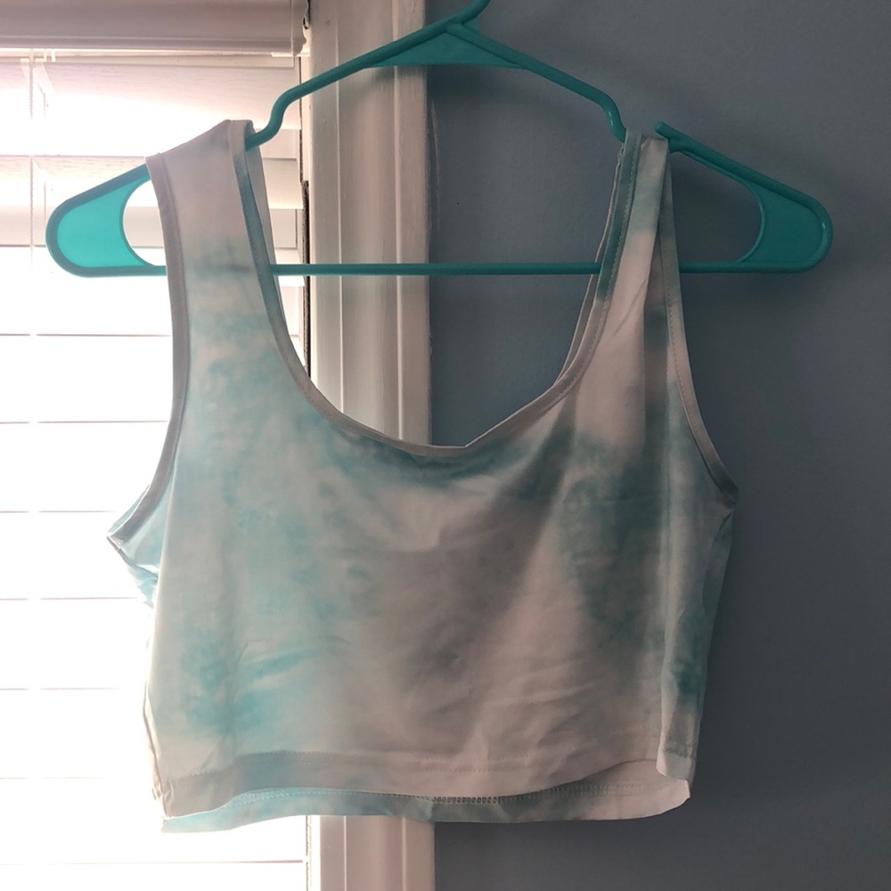 Tie dye blue and white cropped tank top